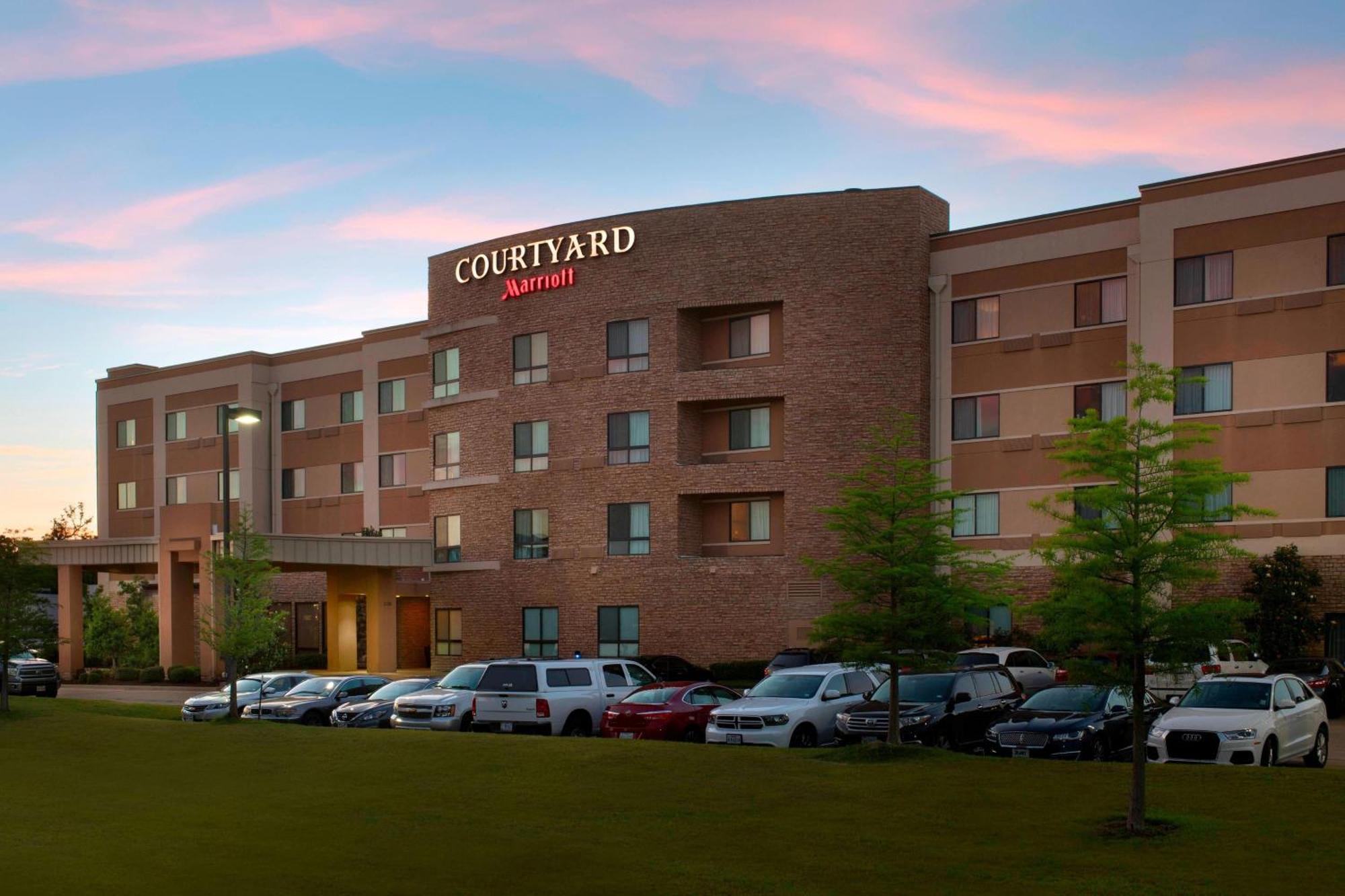 Courtyard By Marriott Lufkin Hotel Exterior photo